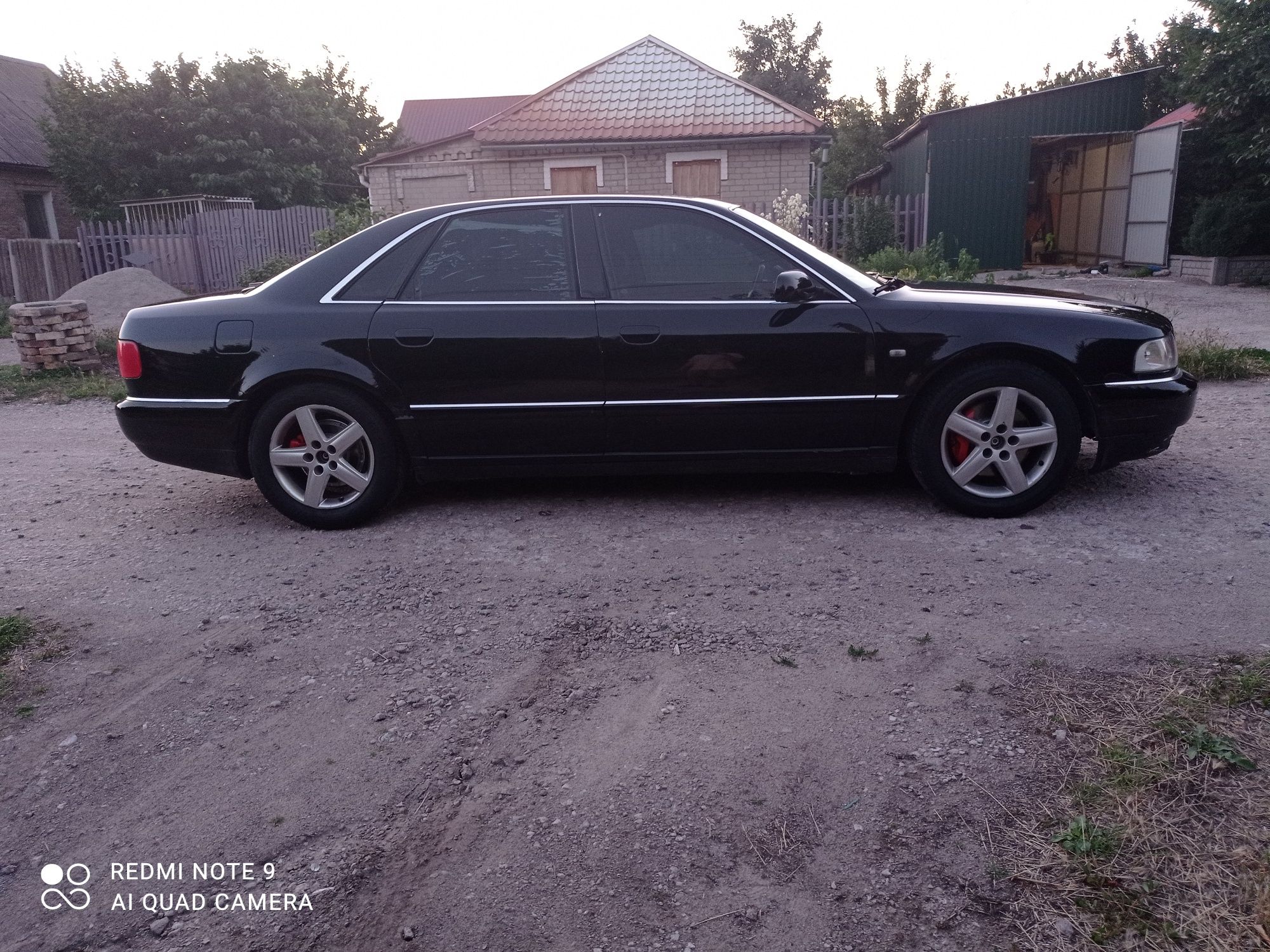 Продам Audi A8 (D2)