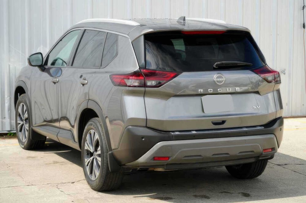 Nissan Rogue SV      2022
