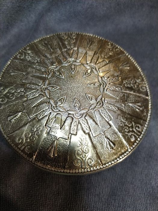 Продам пудреницу времён СССР