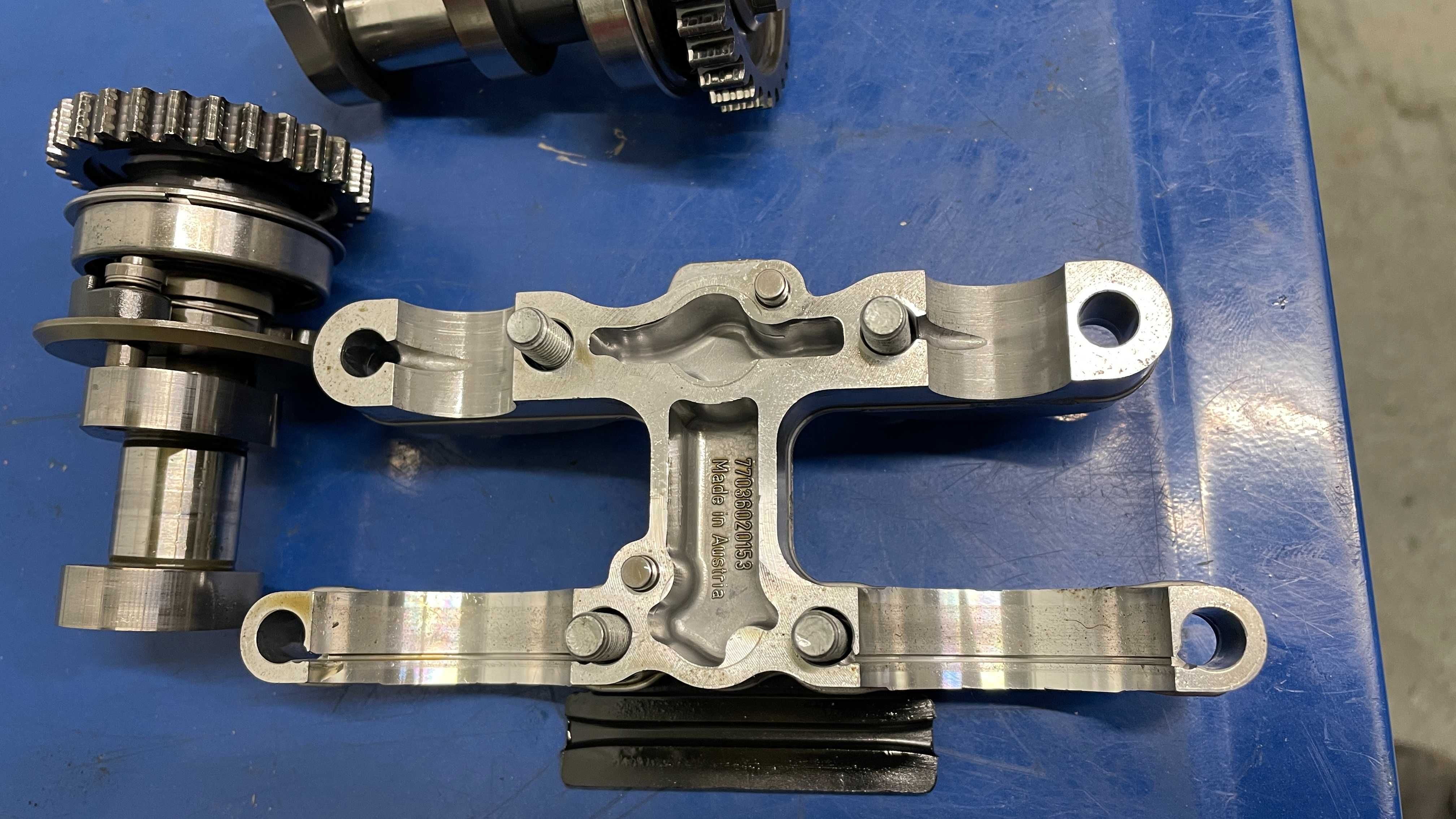Ktm 250 sxf 04do11 Wałki rozrządu mostki BDB wałek ssący wydechowy