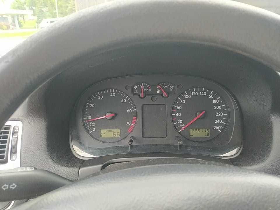 Vw Golf 1.6 Benz. Prywatny