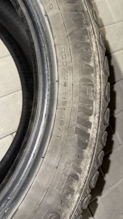 Продам резину Goodyear UltraGrip Ice SUV 255/50 R19 107T