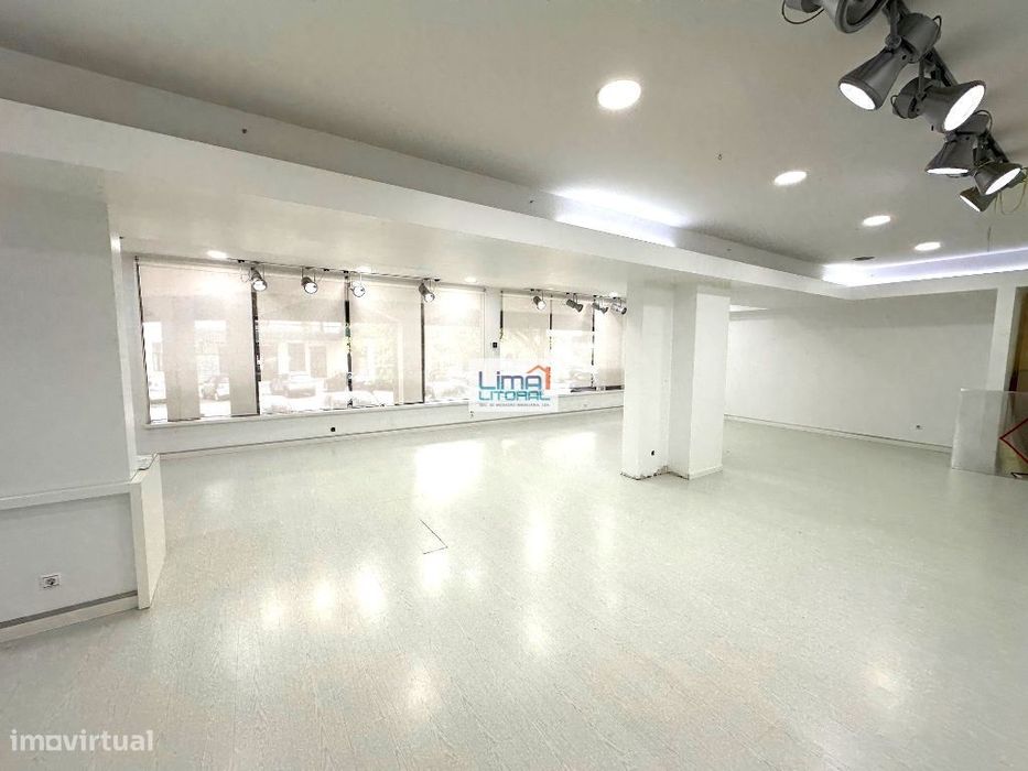 Loja com 250 m2 - Rua Miguel Torga - Leiria