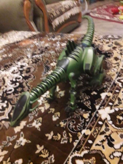 Дракон,динозавр робот большой на батарейках