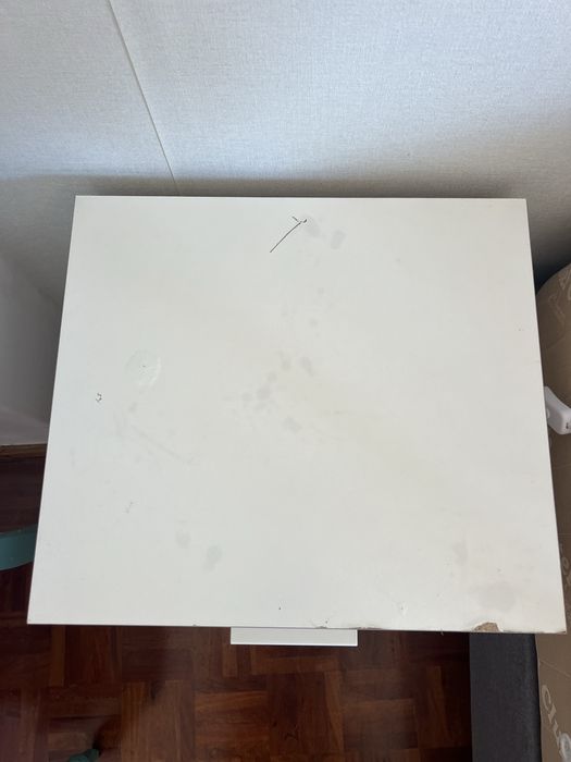 Mesas de cabeceira IKEA