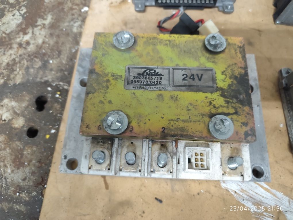Empilhador Linde 324 peças