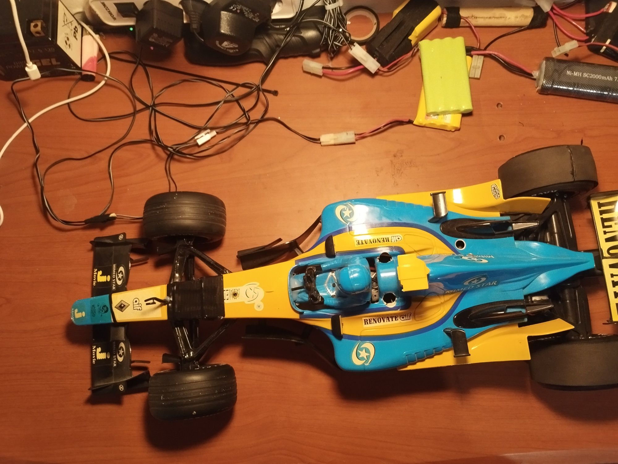 Vendo carrinho F1 com eletrónica toda alterada para 2.4G