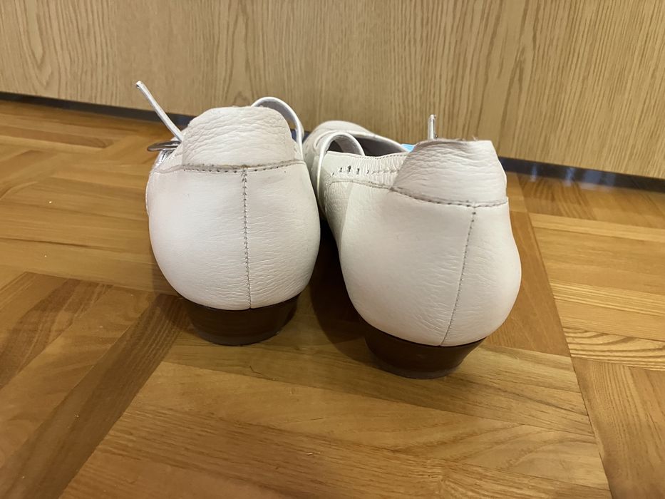 Buty białe Medicus rozmiar 7
