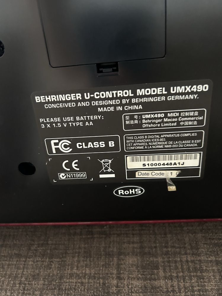 MIDI клавіатура Behringer UMX490 U-CONTROL