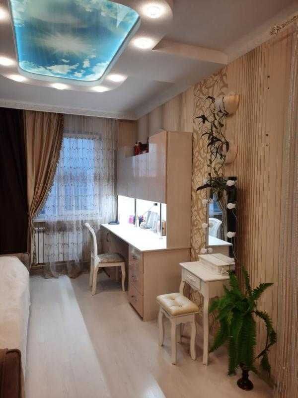 Продам свою  3ком.квартиру. метро Салтовское 3 мин. Пески.522м/р