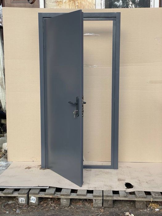 Вхідні двері металеві, двері в офіс квартиру будинок ТОП продажі