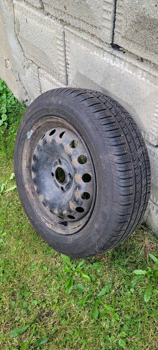 Opona letnia z felgą stalową Pirelli R15/175/65