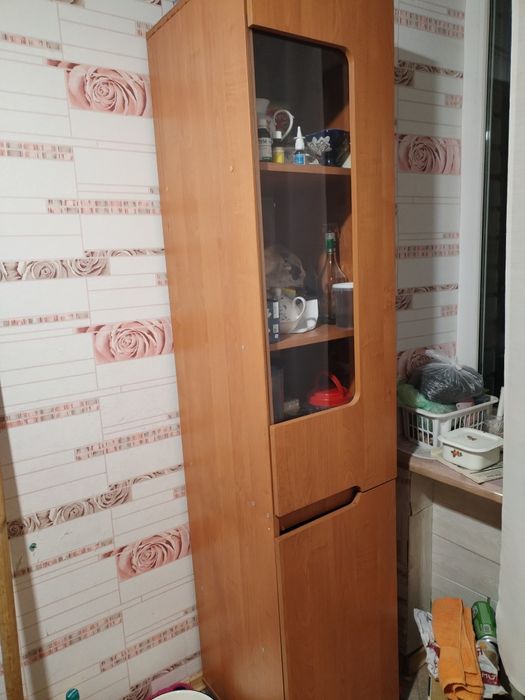 Шафа-пенал для дитячої або кухні