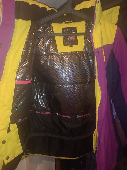 Продам жіночу термо куртку