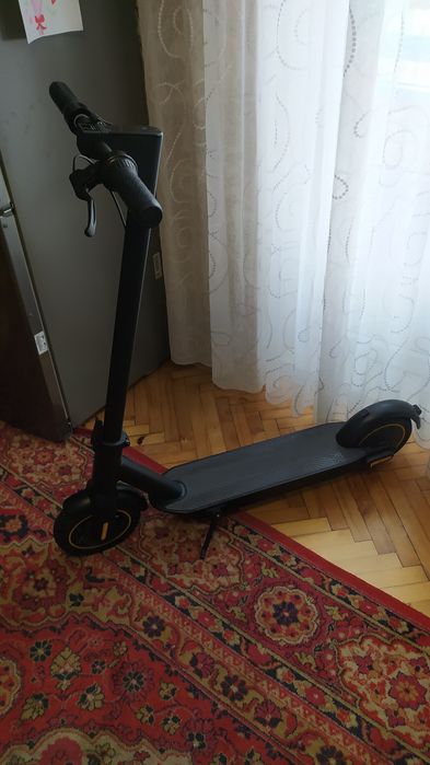 Електросамокат scooter max