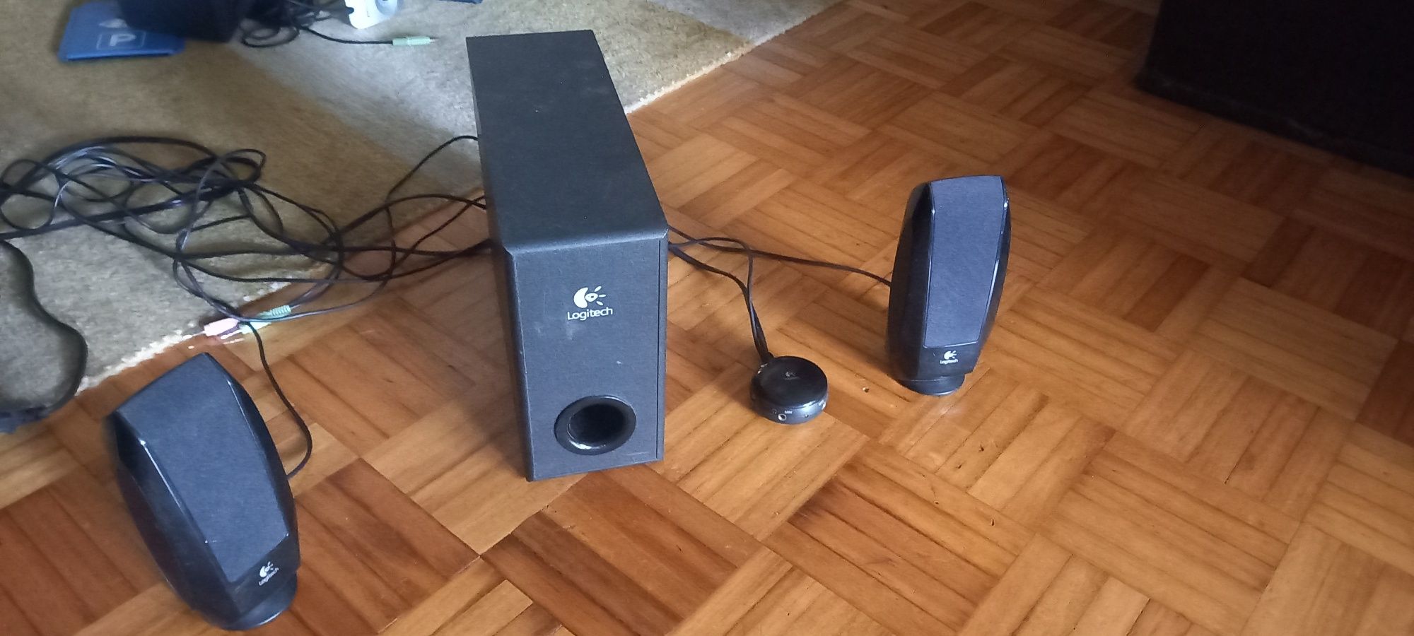 Colunas com subwoofer 2.1 Logitech
