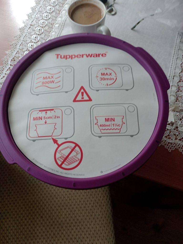 Do gotowania w mikrofali. Tupperware.