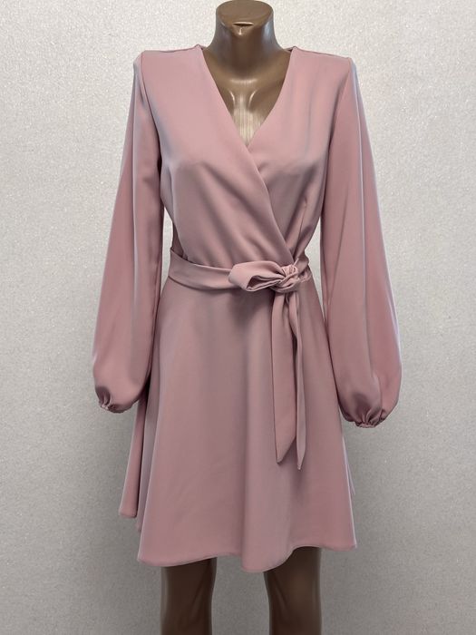 Плаття пудрового кольору