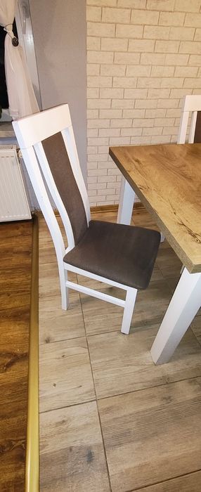 Sprzedam komplet krzeseł