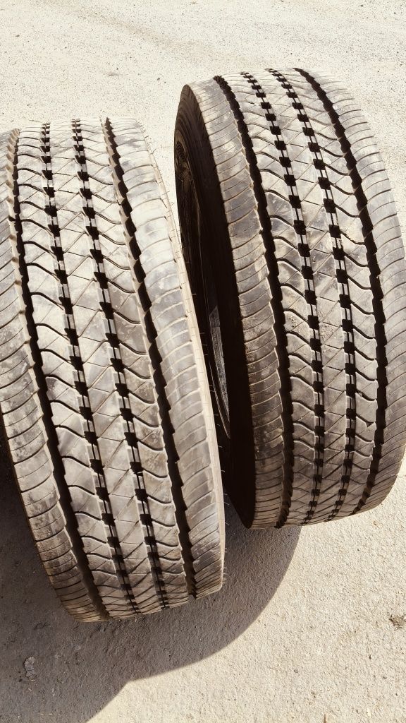 Opony przód 285/70r19.5 Goodyear KmaxS jak nowe
