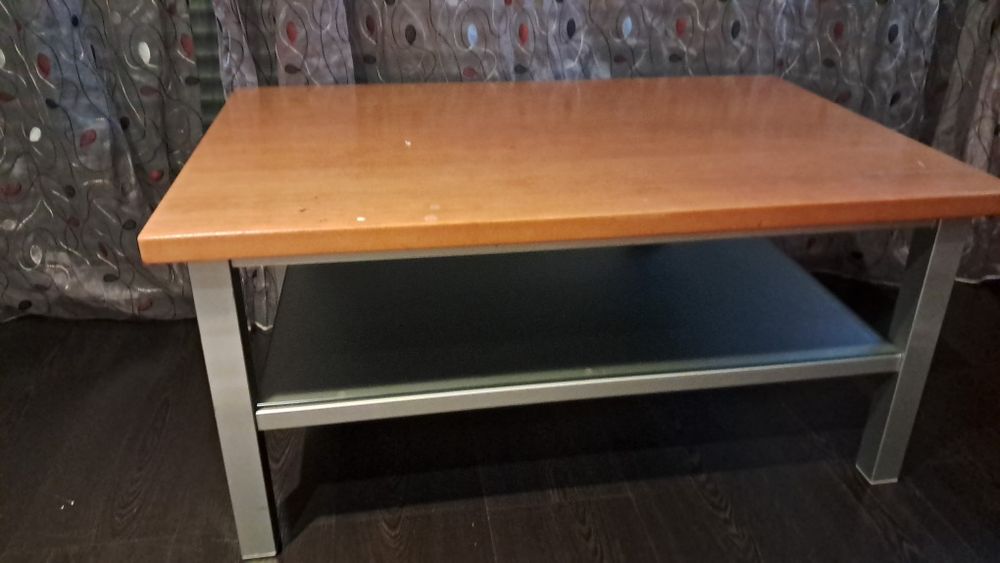 Mobilia sala em cerejeira 
Mesa 90x90 extenxivel 180×
4 cadeiras
A