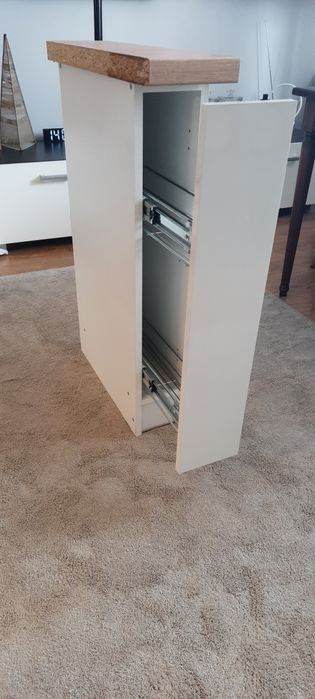 Szafka 15 cm szeroka. Kosze cargo.