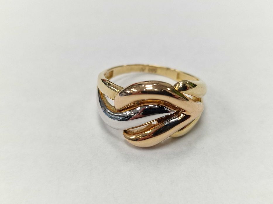 Złoty pierścionek/ 585/ 5.28 gram/ R23/ nowoczesny/ lite złoto/ 3 kolo