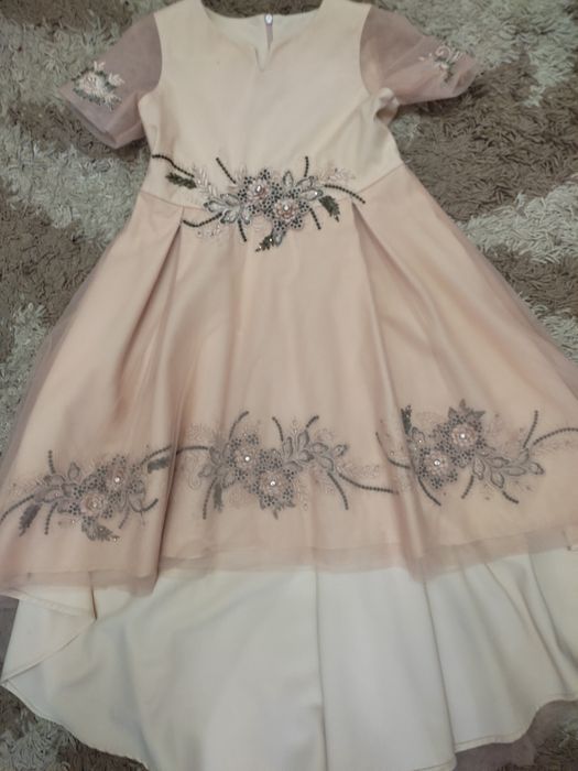 Святкова сукня для дівчинки