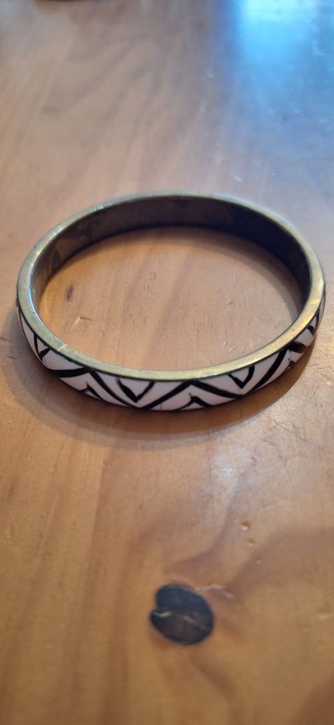 Pulseiras vários formatos e cores