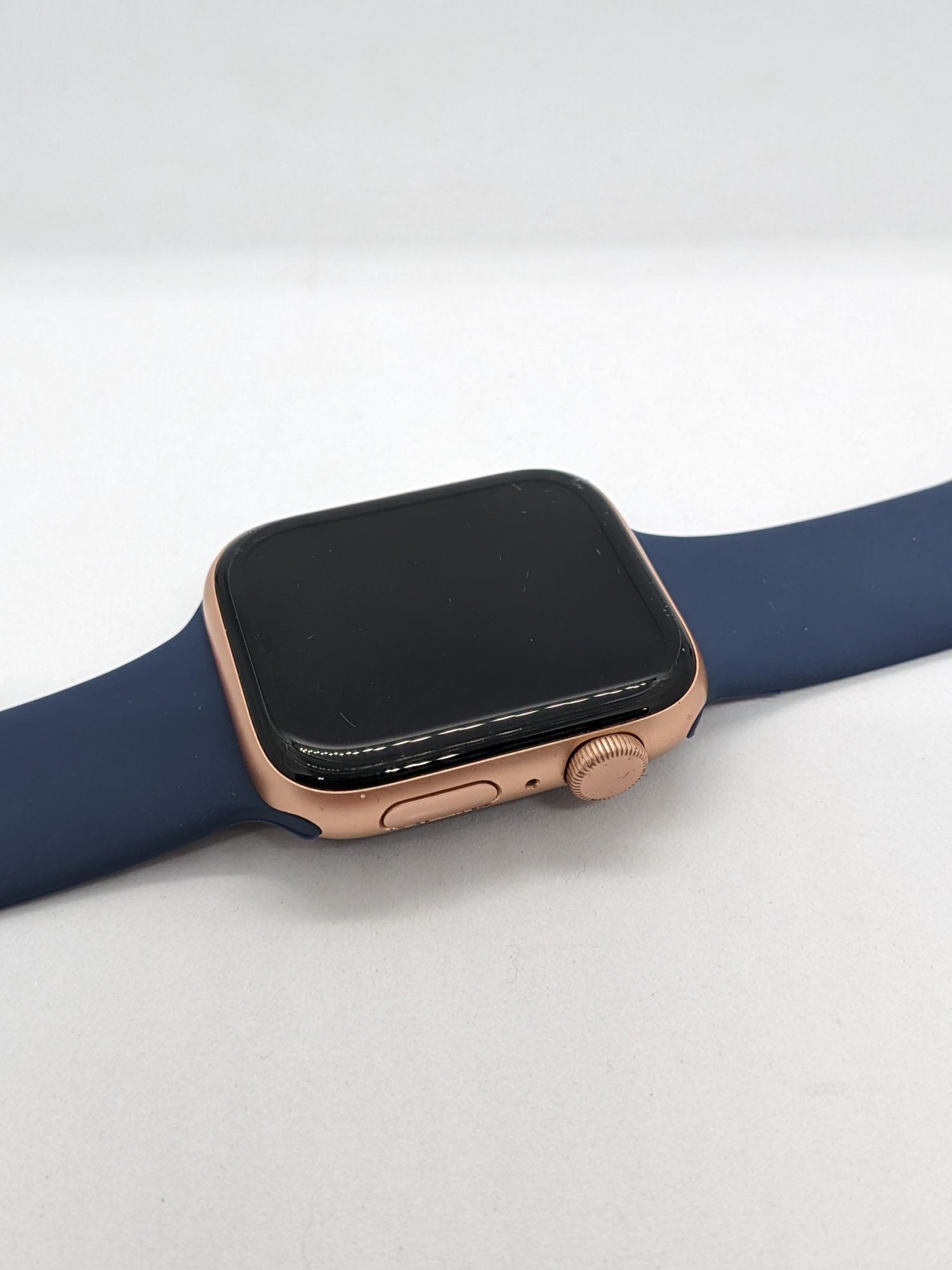 Apple Watch SE 44mm Gold Aluminium GPS