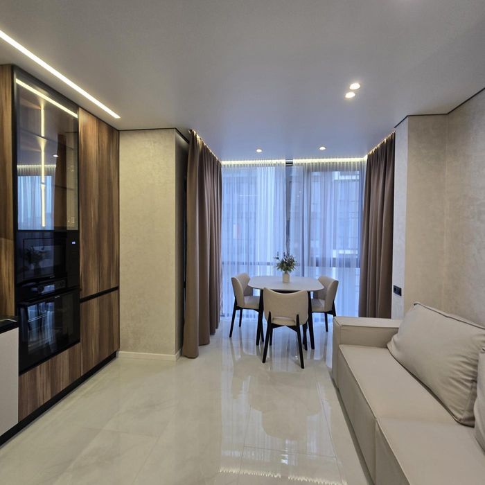 МАНХЕТТЕН/ОЗЕРО/стильна квартира з кухнею-студією