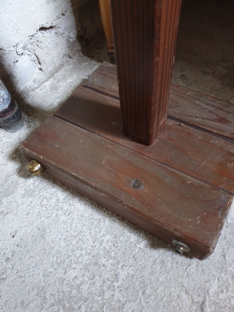 Lampka podłogowa PRL retro 152cm z białym kloszem abażurem drewniana