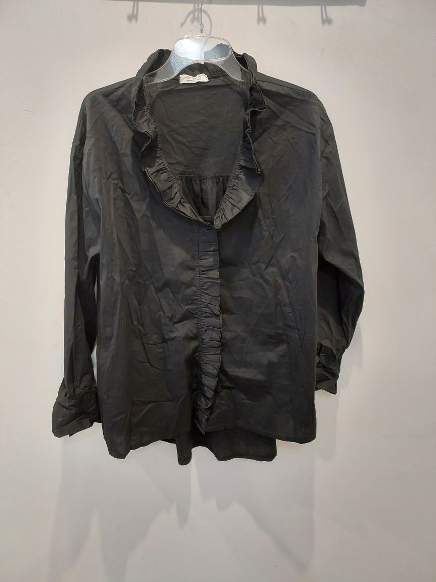 Czarna koszula z falbanką bawełna uniwersalny xl made in italy