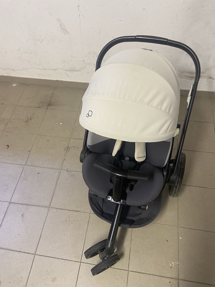 Carrinho de passeio bebe Quinny Moodd