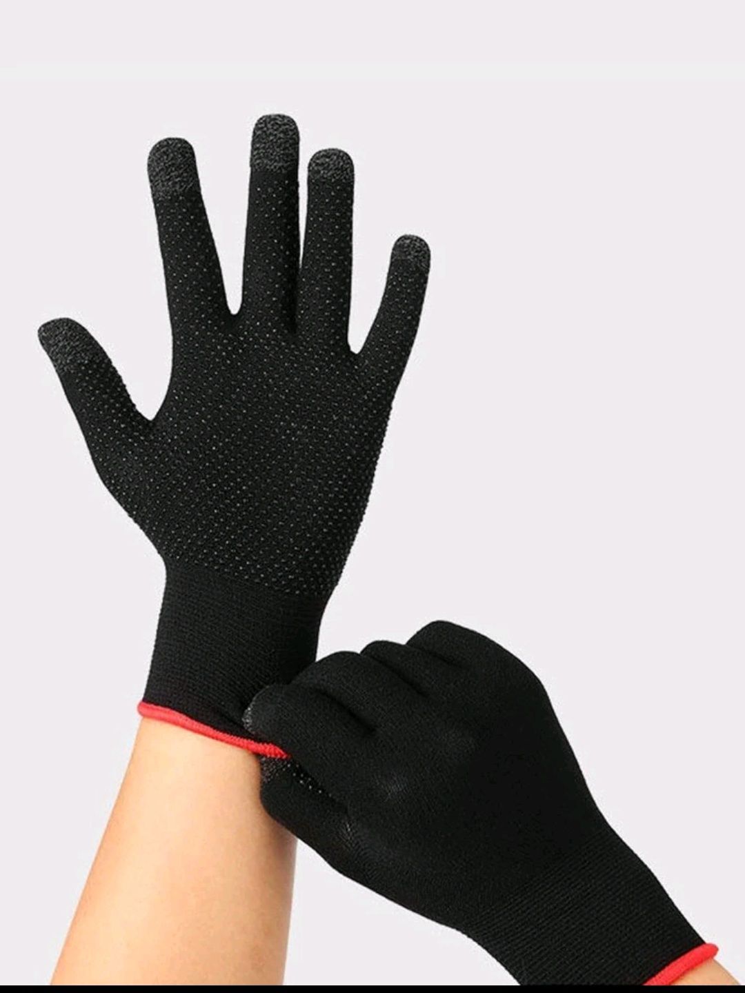 31. Cienkie rękawiczki można obskugiwać smartfony