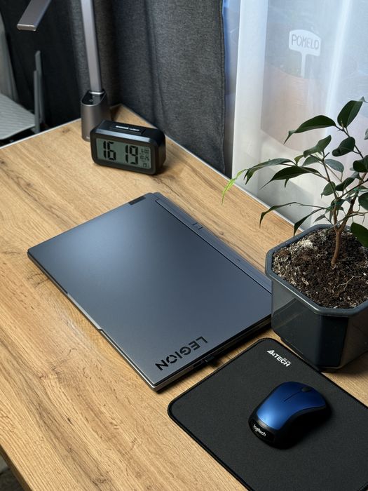Ноутбук ігровий Lenovo Legion 5 16IRX9 Luna Grey