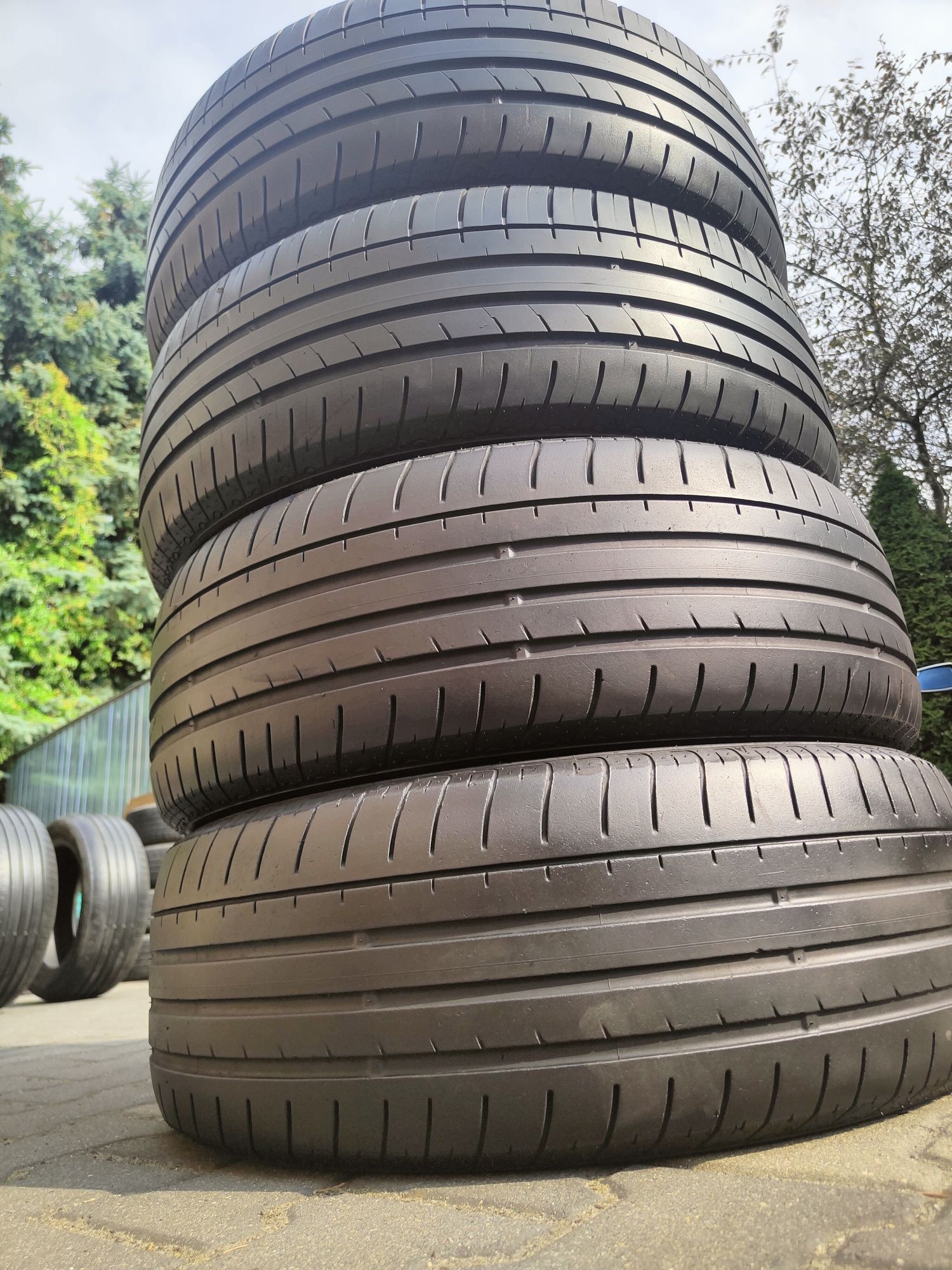 Opony Letnie 235/65 R17 stan bdb cena za komplet