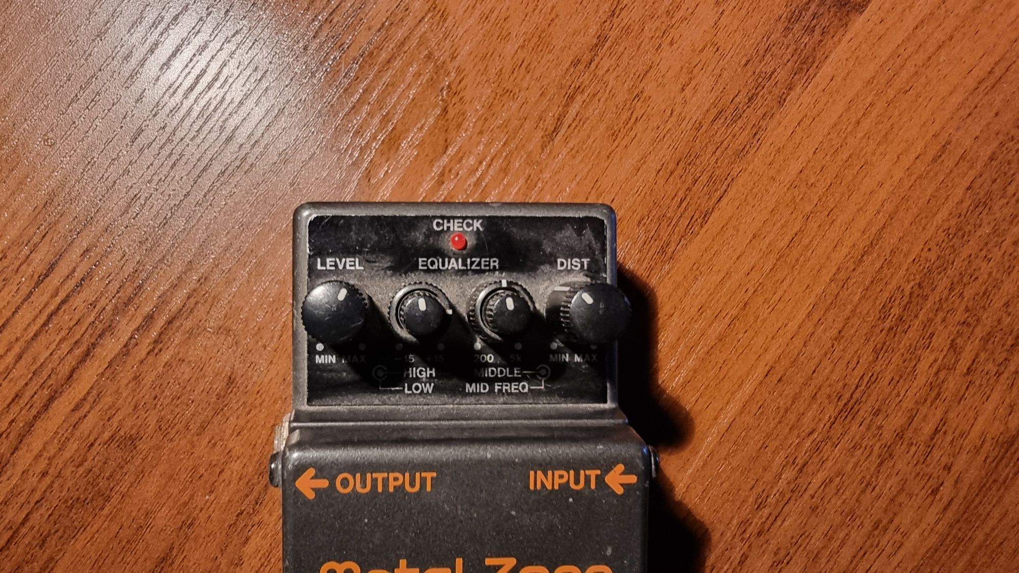 Przester gitarowy Boss metal zone mt2