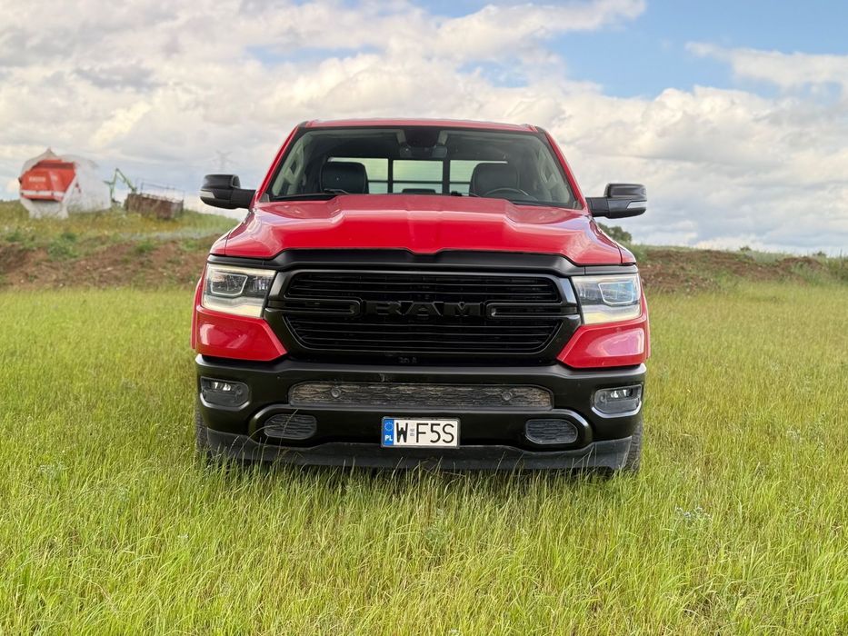 RAM 1500 Bogata wersja Laramie Gaz Hak 4x4 Bardzo ładny stan