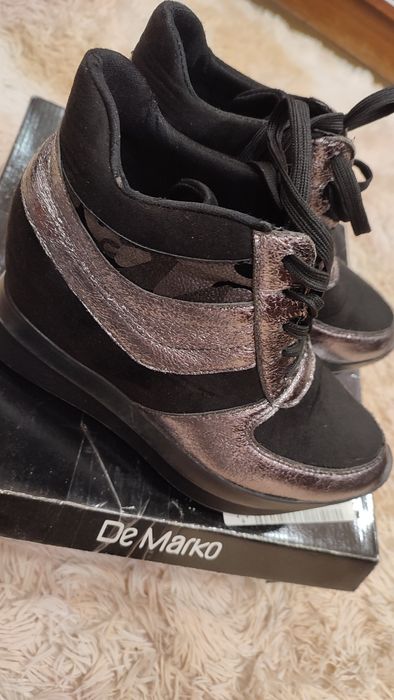 Продам слипоны на скрытой танкетке