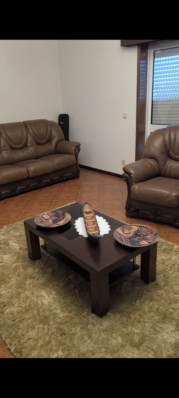 2 Quartos Completos+Sala Com sofás+ Mesa cozinha