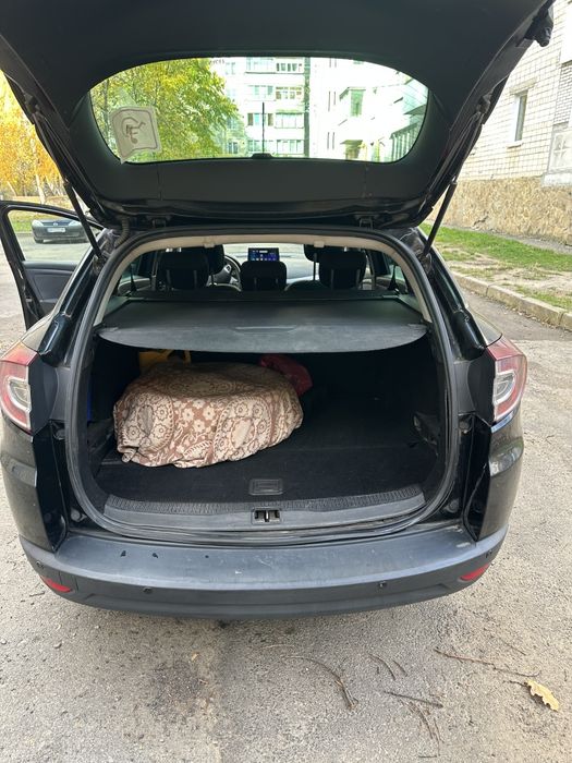 Шторка багажника Рено Меган 3