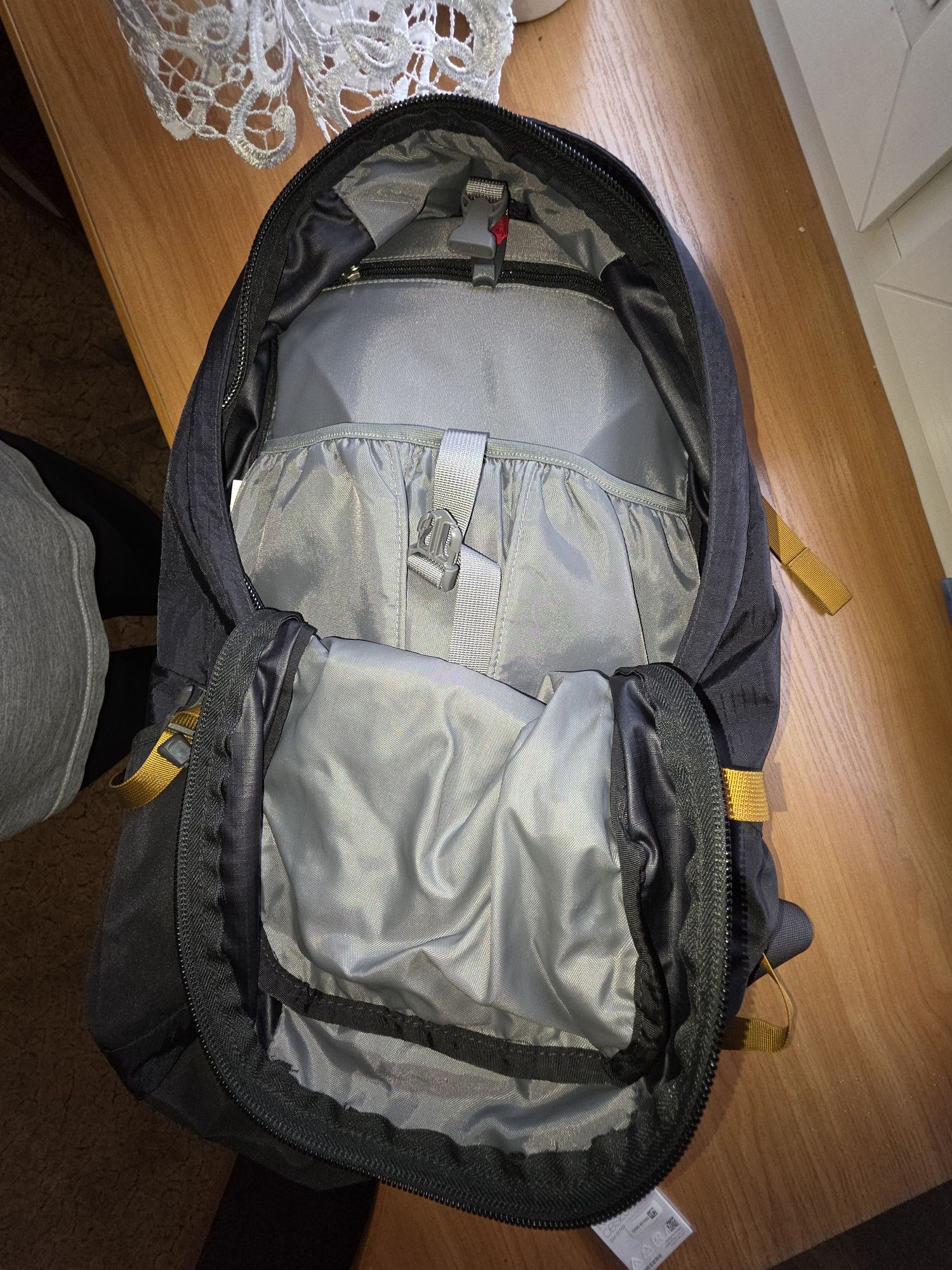 Plecak The North Face model interval 30 trekingowy