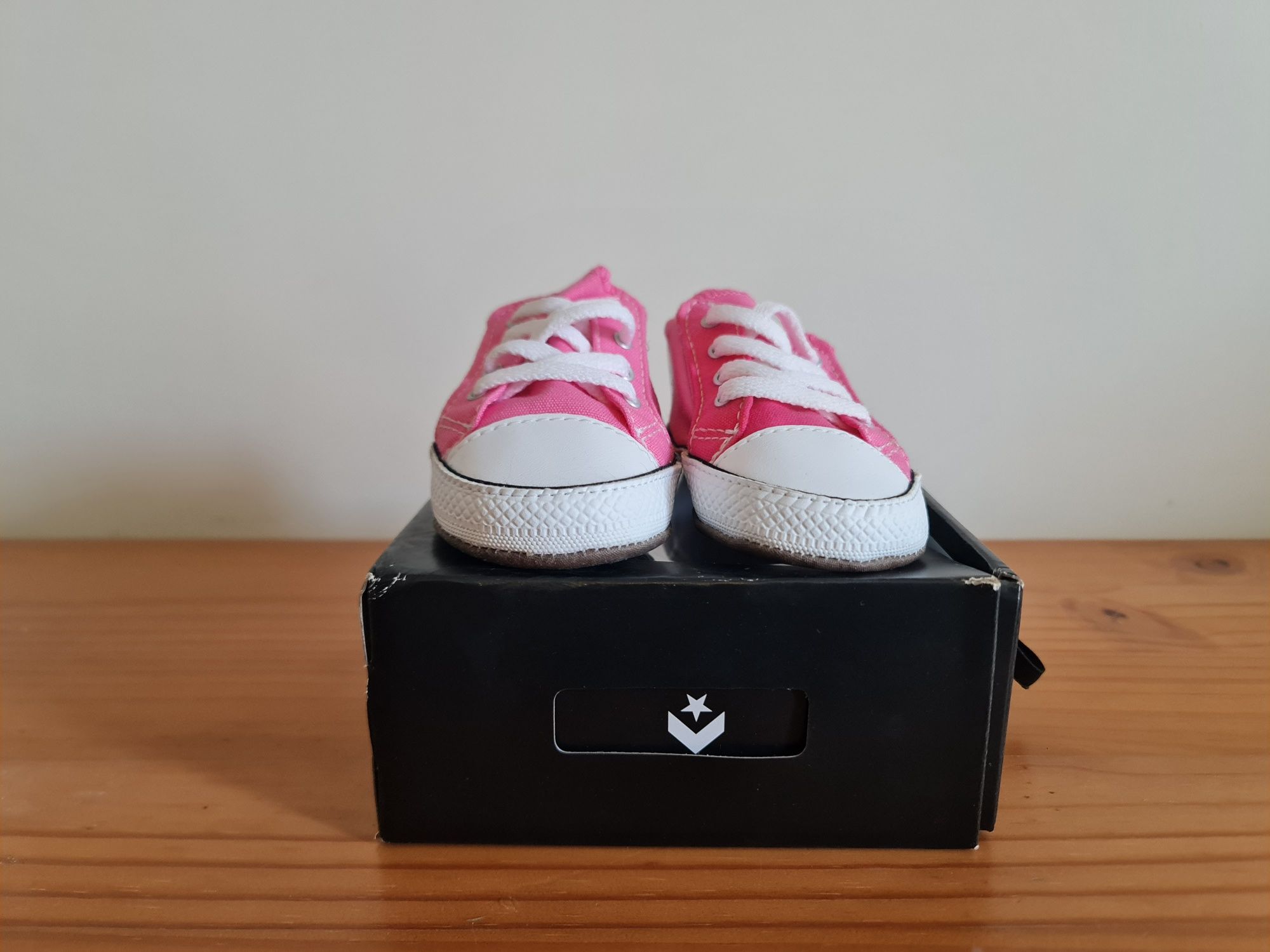 Tennis marca CONVERSE Chuck Taylor  Rosa - NOVOS - Tamanho 20
CHUCK T