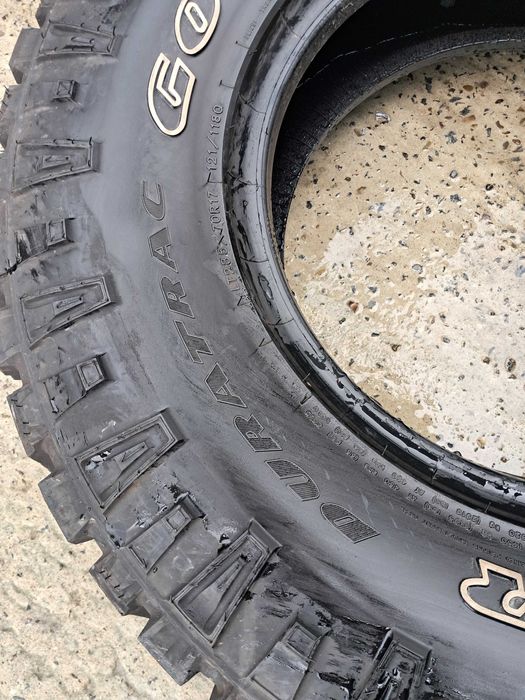 Резина всесезонна, 99%, 285/70 R17 Good Year Wrangler Duratrac (14992)