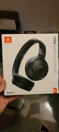 Auscultadores Bluetooth JBL TUNE 520 BT