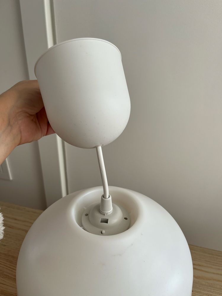 Candeeiro branco plastico