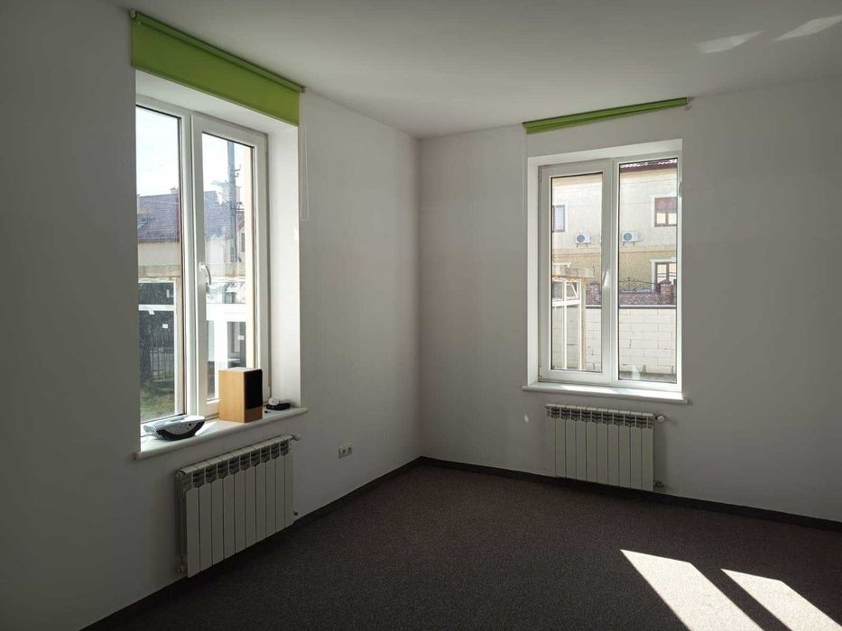 Продаж. 3 к, підвал, з власним садом. Центр. Куликівська. Власник