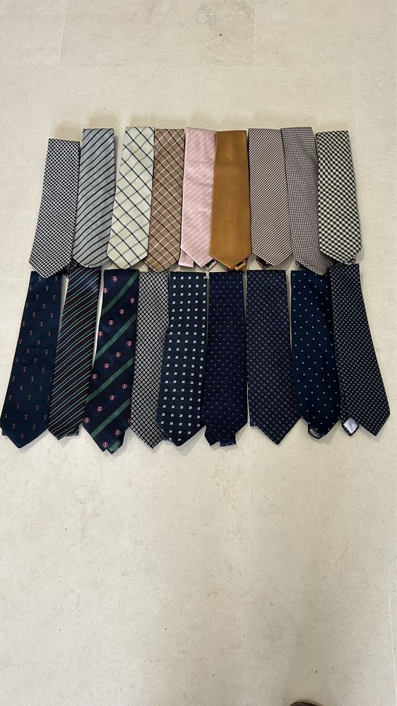 18 gravatas usadas