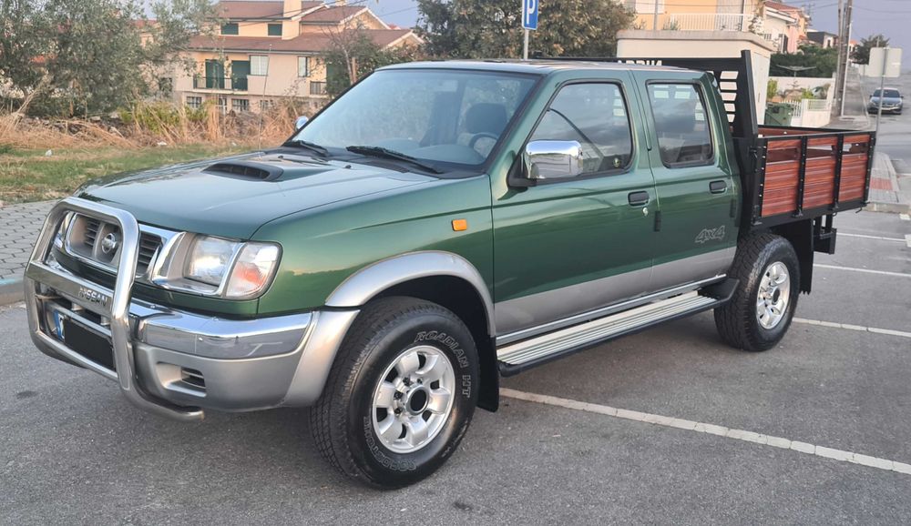 nissan navara d22 4x4